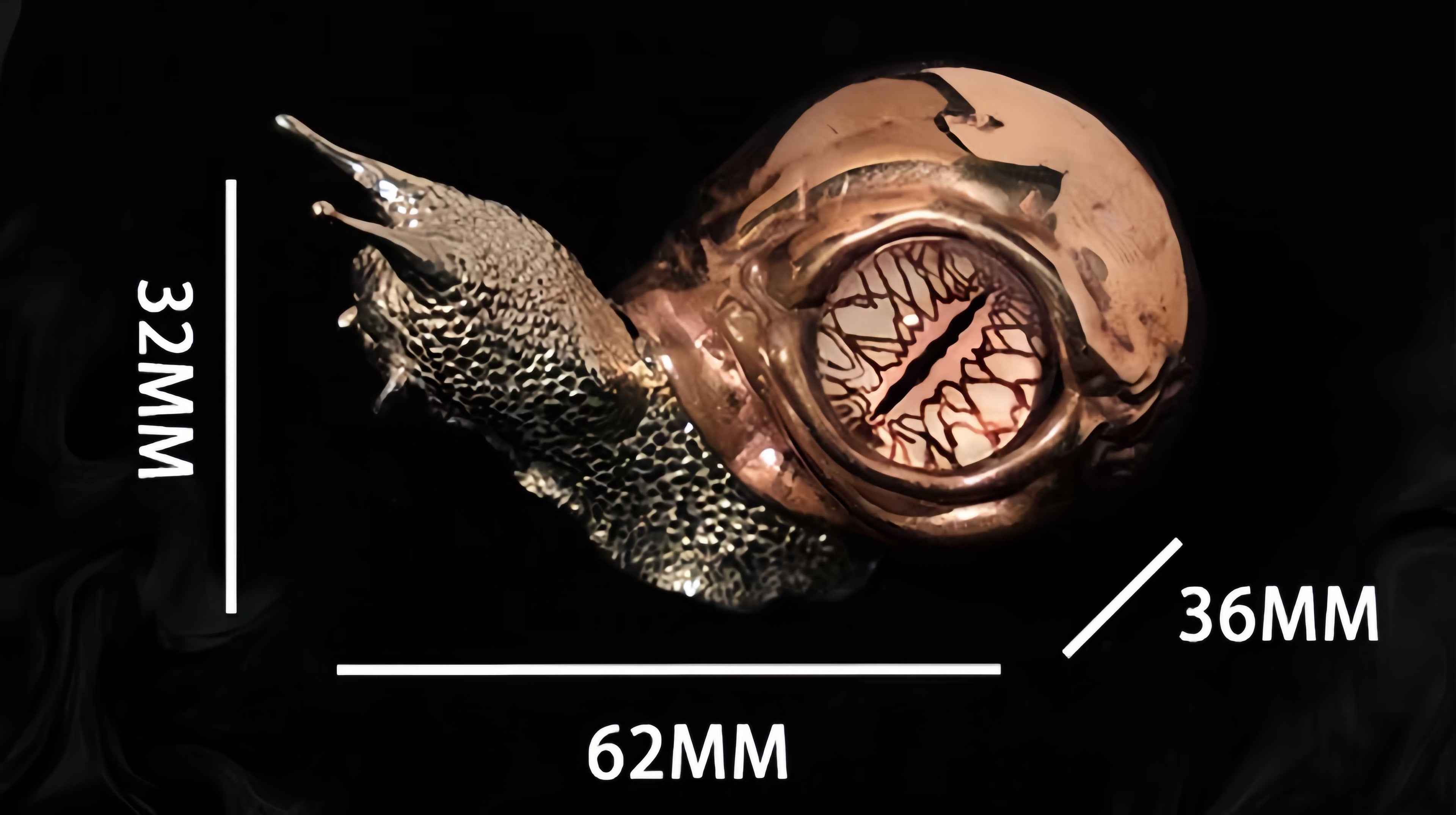 Brass Fidget Toy – Cthulhu Eye Snail Figurine with /Copper Desk Sculpture detail image