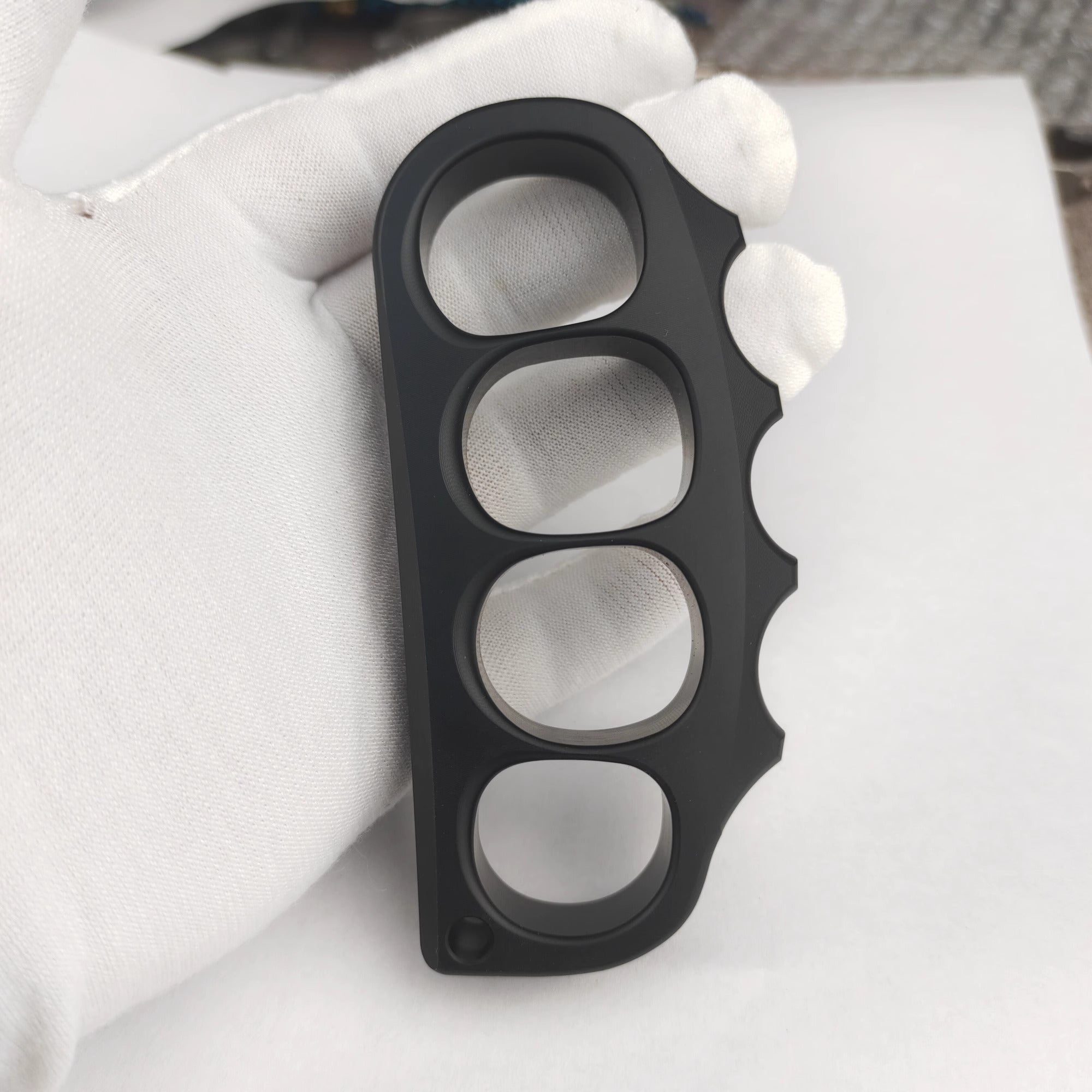 Brass Knuckles – Plastic with Pea Pod Duster Self Defense with Non-Metal Tactical 30g variant image - product view 9