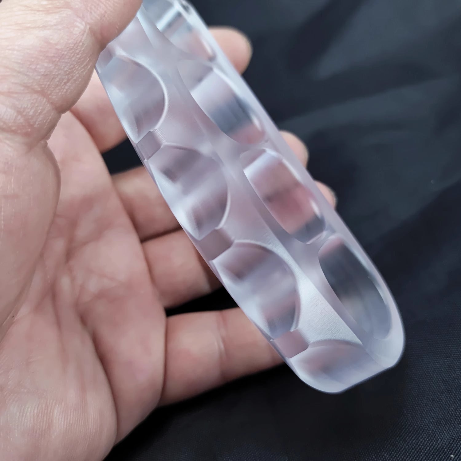 Brass Knuckles – Plastic with Pea Pod Duster Self Defense with Non-Metal Tactical 30g detail image