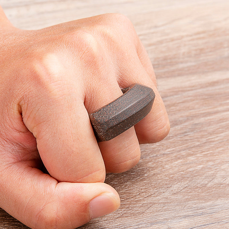 Brass Single Finger Knuckles – Micarta Ring for Alternative Styling, Collecting detail image - detail view 5