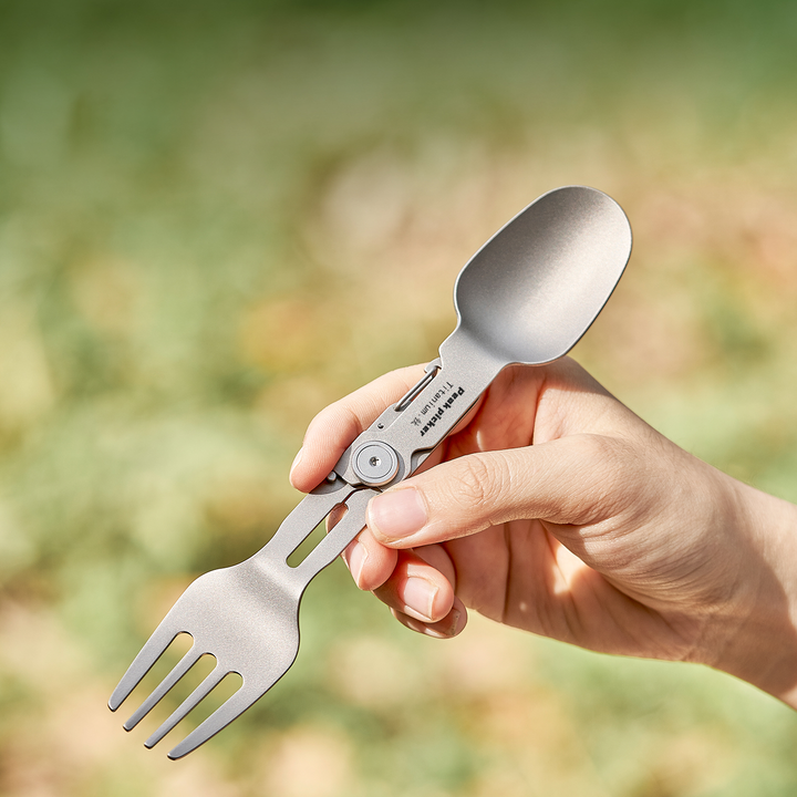 Camping & Outdoor Gear – TrailTitan Foldable Titanium Cutlery Set detail image - detail view 3