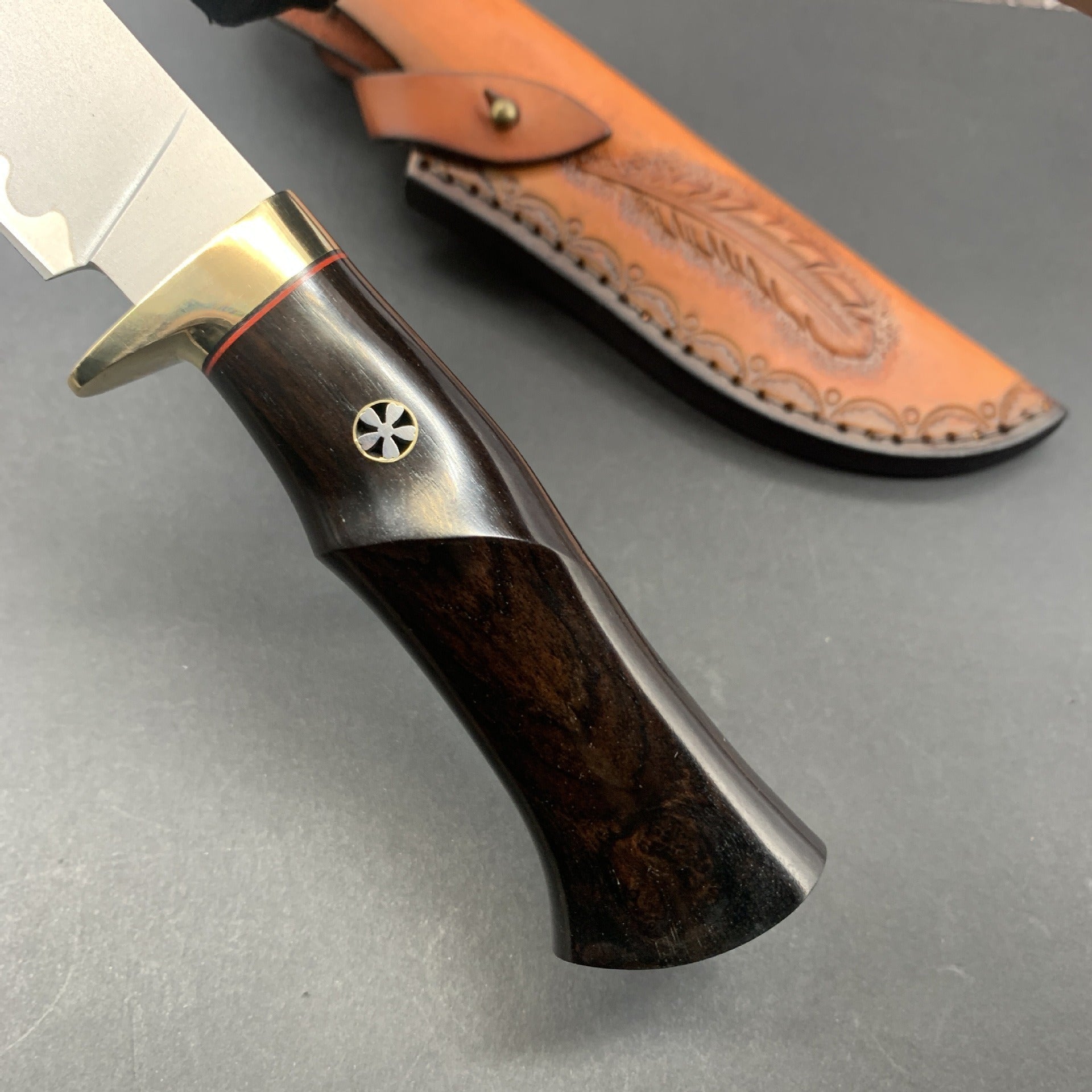 Damascus EDC Knife – Hand Forged SKD-11 Steel Purple Heartwood Leather Sheath Survival detail image - detail view 5