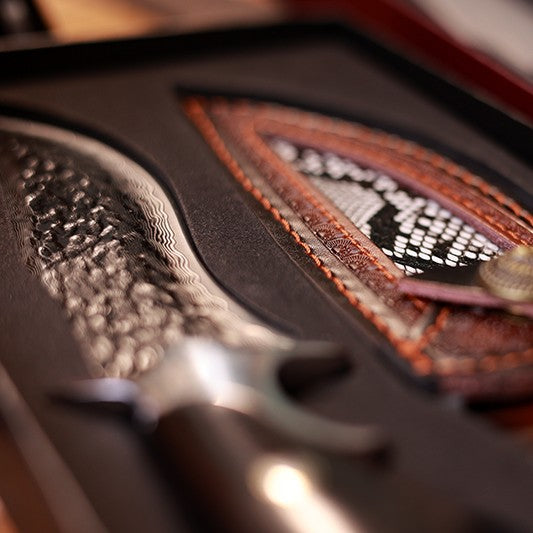 Damascus Fixed Blade Knife – Obsidian Fang Hunting with 105-Layer VG10 & Ebony Handle detail image - detail view 11