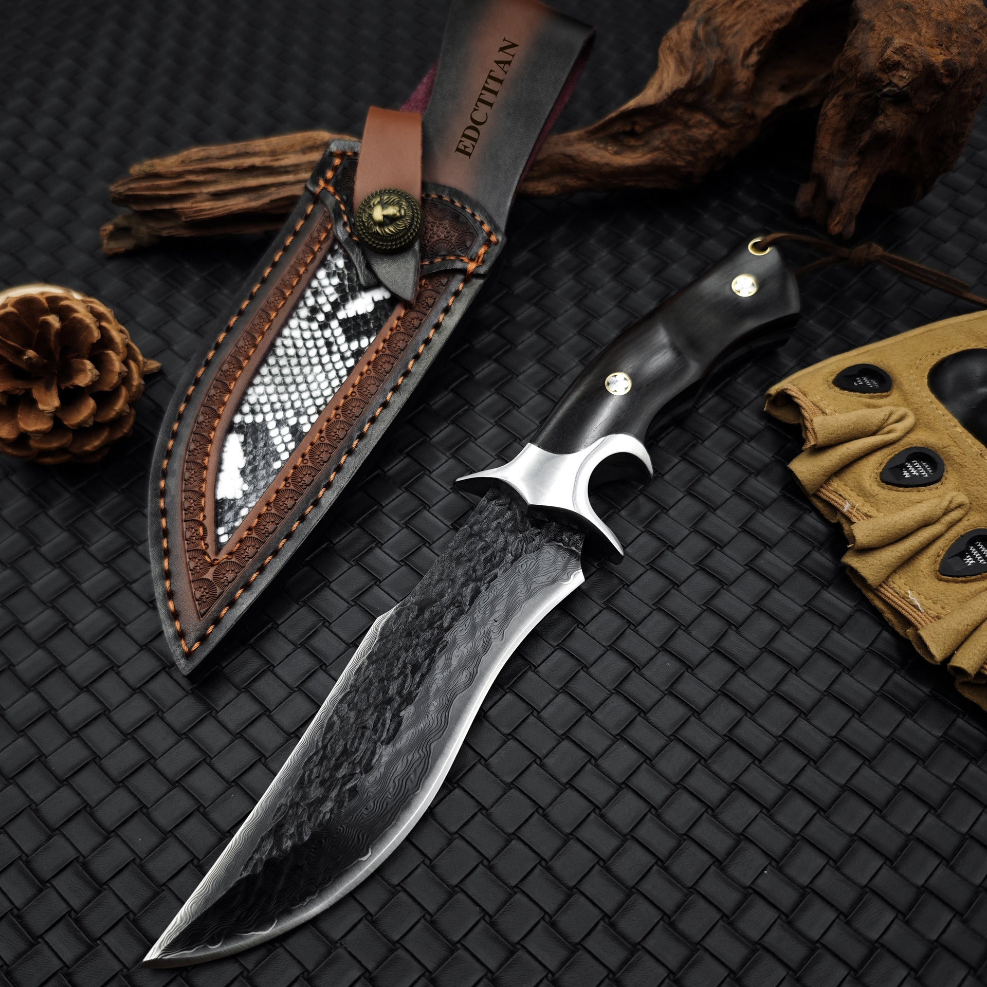 Damascus Fixed Blade Knife – Obsidian Fang Hunting with 105-Layer VG10 & Ebony Handle detail image - detail view 14