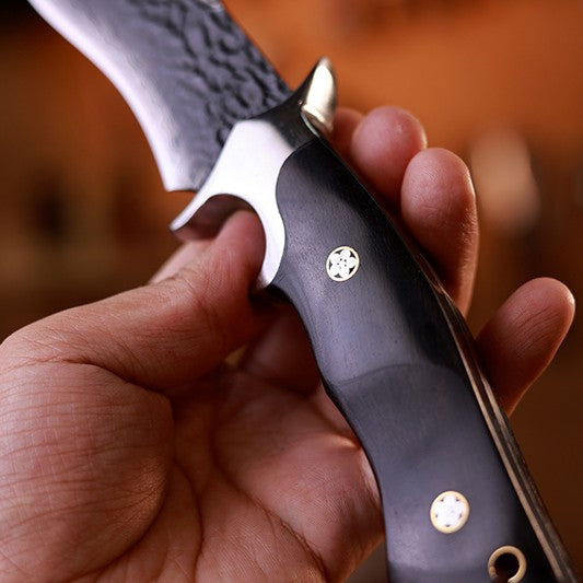 Damascus Fixed Blade Knife – Obsidian Fang Hunting with 105-Layer VG10 & Ebony Handle detail image - detail view 9