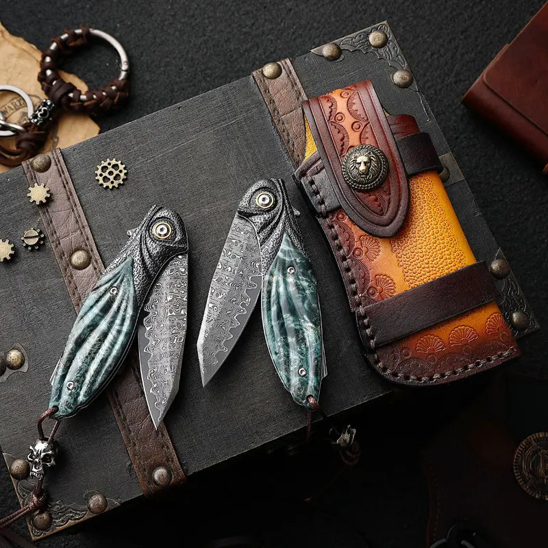 Damascus Folding Knife – Peacock Forge VG10 Pocket with Hand-Carved Handle EDC detail image - detail view 3