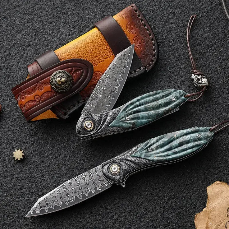 Damascus Folding Knife – Peacock Forge VG10 Pocket with Hand-Carved Handle EDC detail image - detail view 5