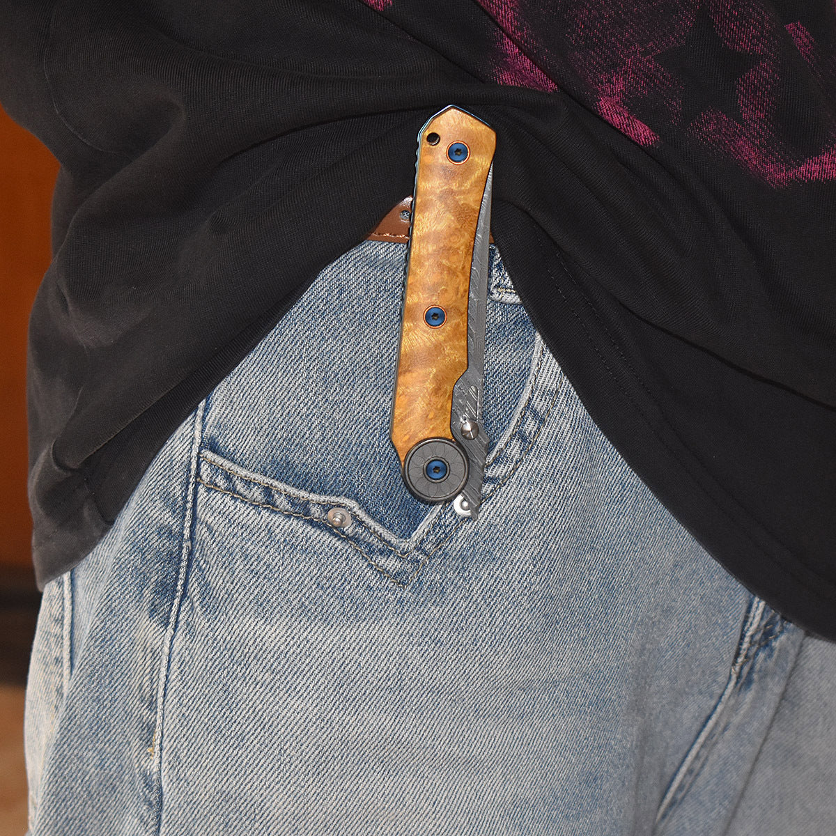 Damascus Folding Knife – SolarFlame EDC with VG10 Steel with Golden Phoebe Handle detail image - detail view 10