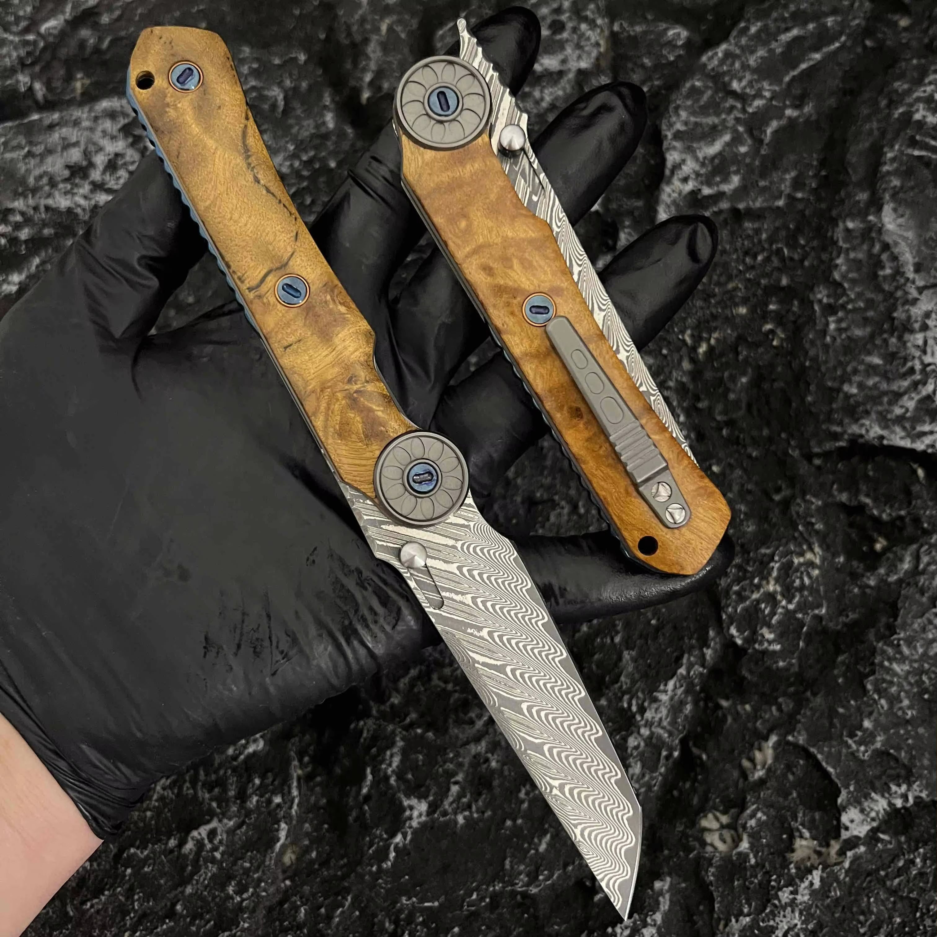 Damascus Folding Knife – SolarFlame EDC with VG10 Steel with Golden Phoebe Handle detail image - detail view 3