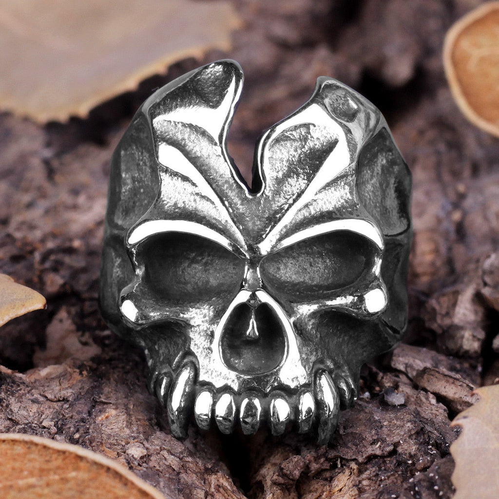 Devil Tooth Skull Ring – Busted Gothic Punk Biker for Alternative Styling, Collecting detail image
