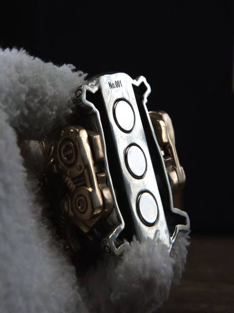 EDC Gadgets – Bronze Mechanical Gorilla Skull Mask with Interactive Art detail image - detail view 4