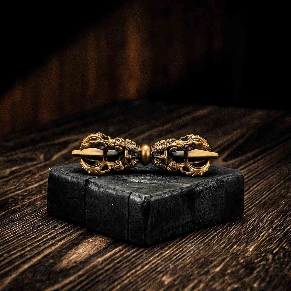 EDC Gadgets – Pala Dynasty Five-Pronged Vajra with Wrathful Padmasambhava Bronze Replica detail image