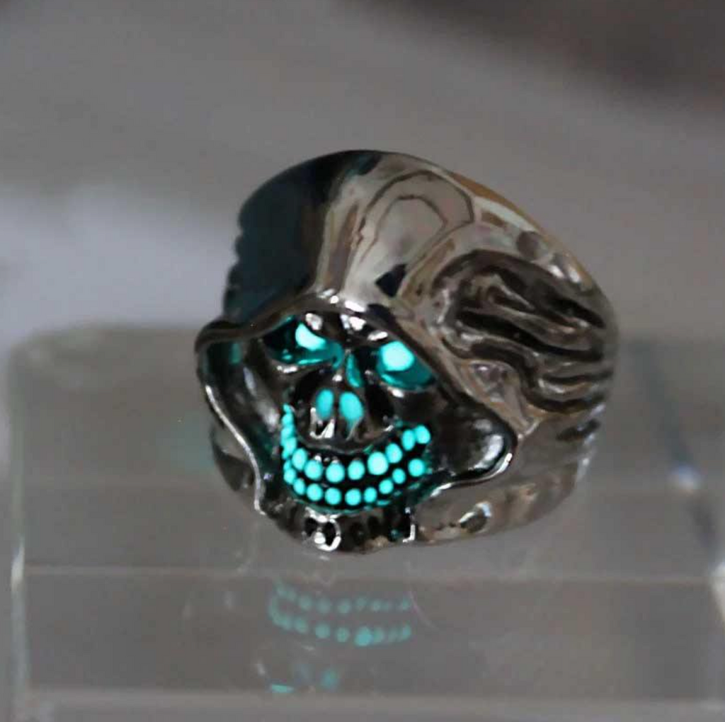 Gothic Skull Ring – Glowing Skeleton Warrior Punk Glow Dark Statement detail image - detail view 3