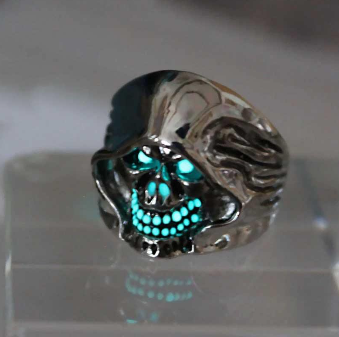 Gothic Skull Ring – Glowing Skeleton Warrior Punk Glow Dark Statement detail image - detail view 3