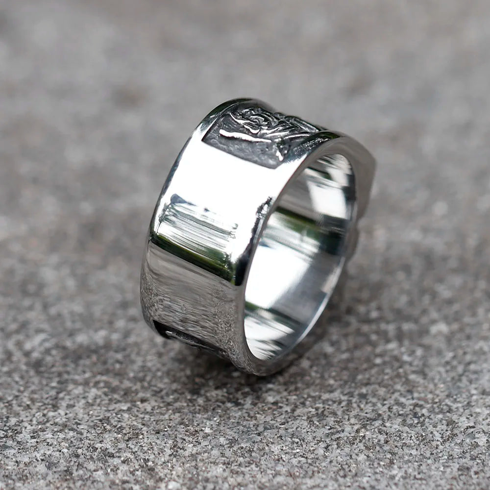 Gothic Skull Ring – Roses Punk Vintage Dark Statement for Alternative Styling, Collecting detail image - detail view 4