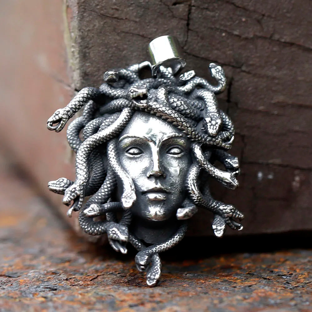 Gothic Statement Necklace – Medusa with Gorgon Pendant Spiga Chain Punk detail image