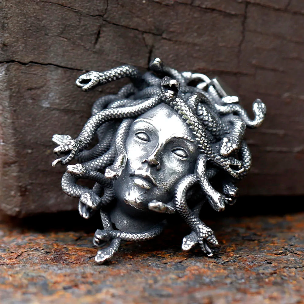 Gothic Statement Necklace – Medusa with Gorgon Pendant Spiga Chain Punk detail image - detail view 3