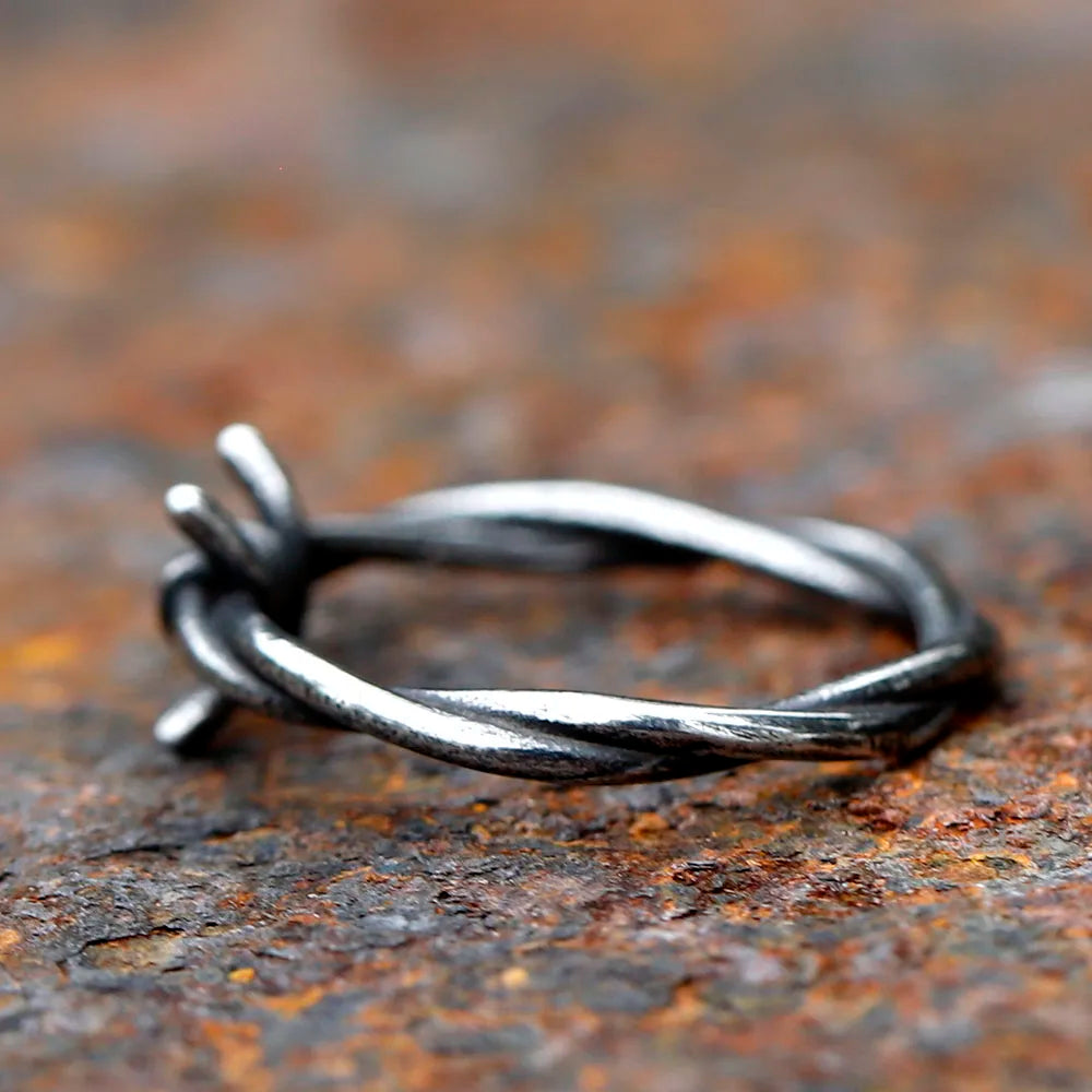 Gothic Statement Ring – Barbed Wire Spike Punk Biker Vintage Dark detail image - detail view 4