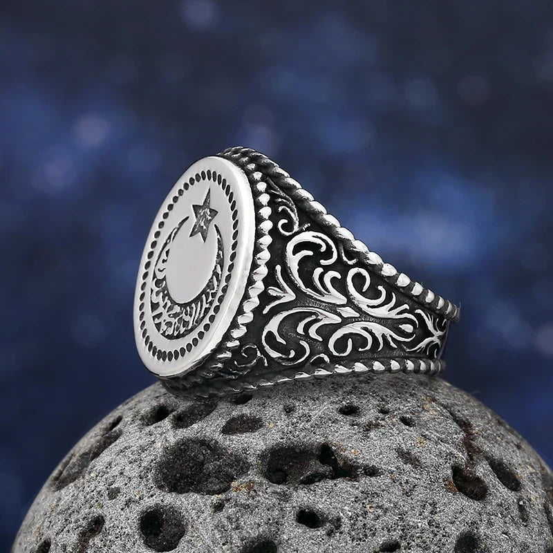 Gothic Statement Ring – Moon with Nightfall Eclipse Star Punk Celestial detail image - detail view 3
