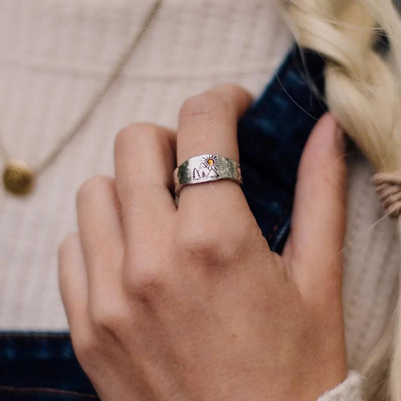 Gothic Statement Ring – Punk with Sunset Valley Nature Vintage detail image - detail view 3