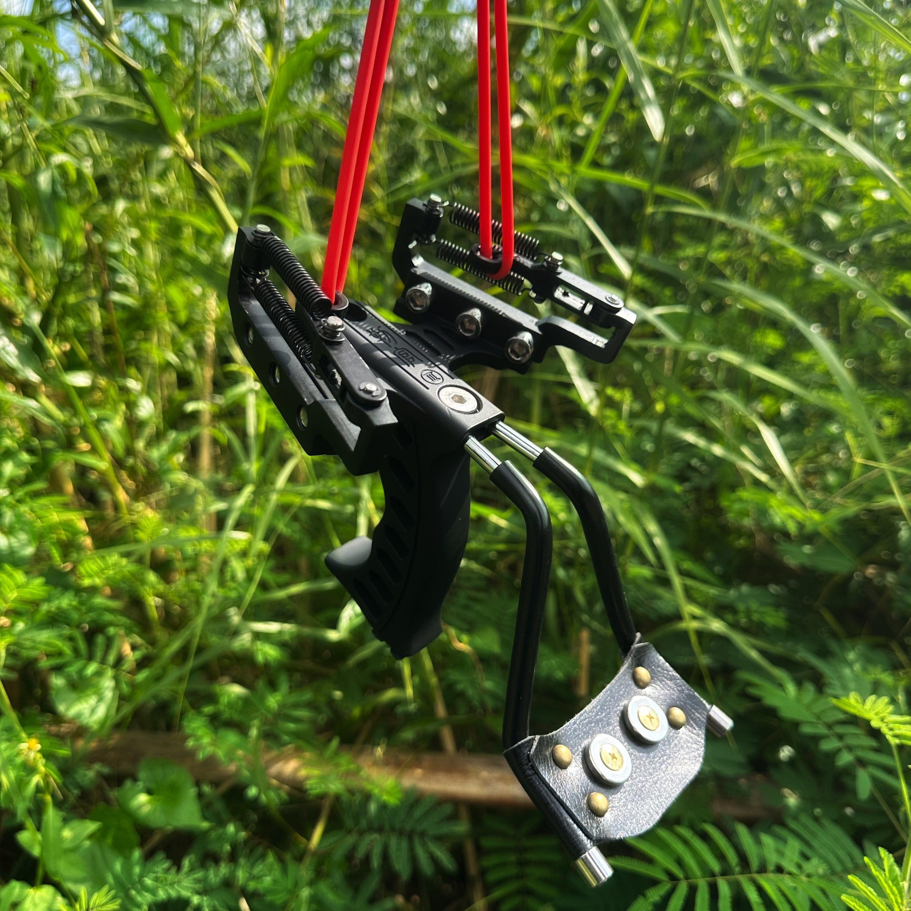 Hunting Slingshot – Professional with Stainless Steel Wrist Rest with Laser Sight detail image