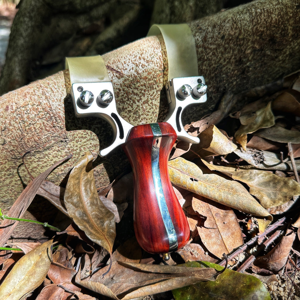 Hunting Slingshot – Stainless Steel Wood Handle with Laser & Level Fiber Optic Sight detail image - detail view 3