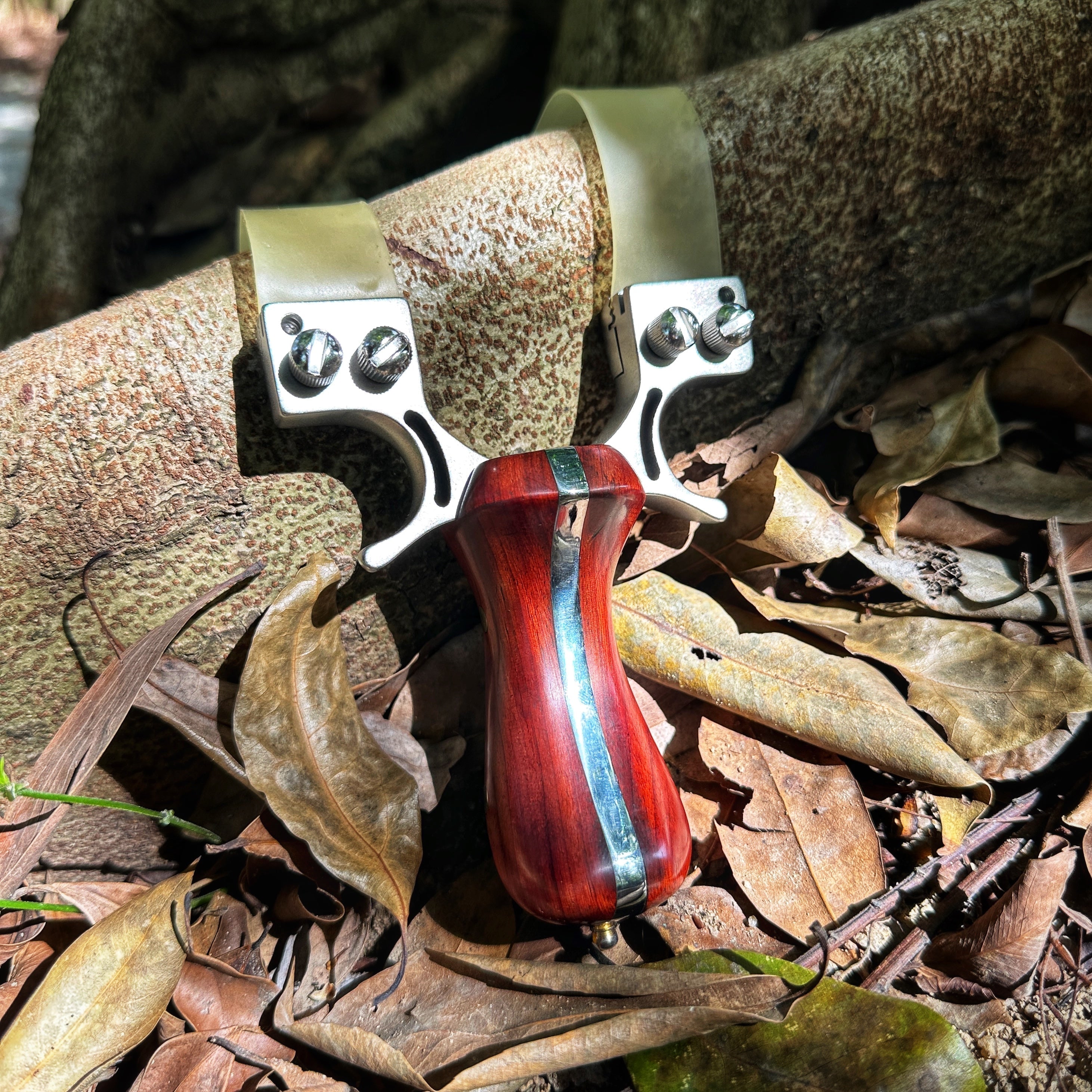 Hunting Slingshot – Stainless Steel Wood Handle with Laser & Level Fiber Optic Sight detail image - detail view 3