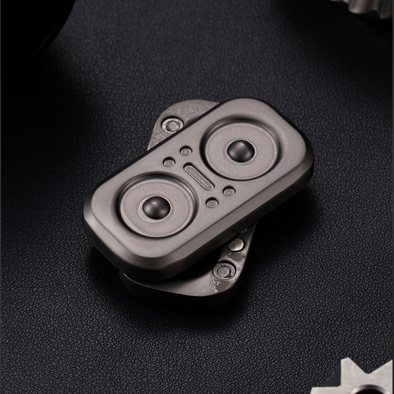 Magnetic Fidget Spinner – Owl Coin Titanium with 360° Stress Relief EDC detail image - detail view 6