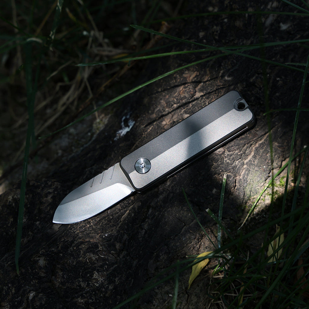 Magnetic Fidget Toy – TiSpin Blade Titanium Utility Knife with D2 Steel EDC Multi-Tool detail image
