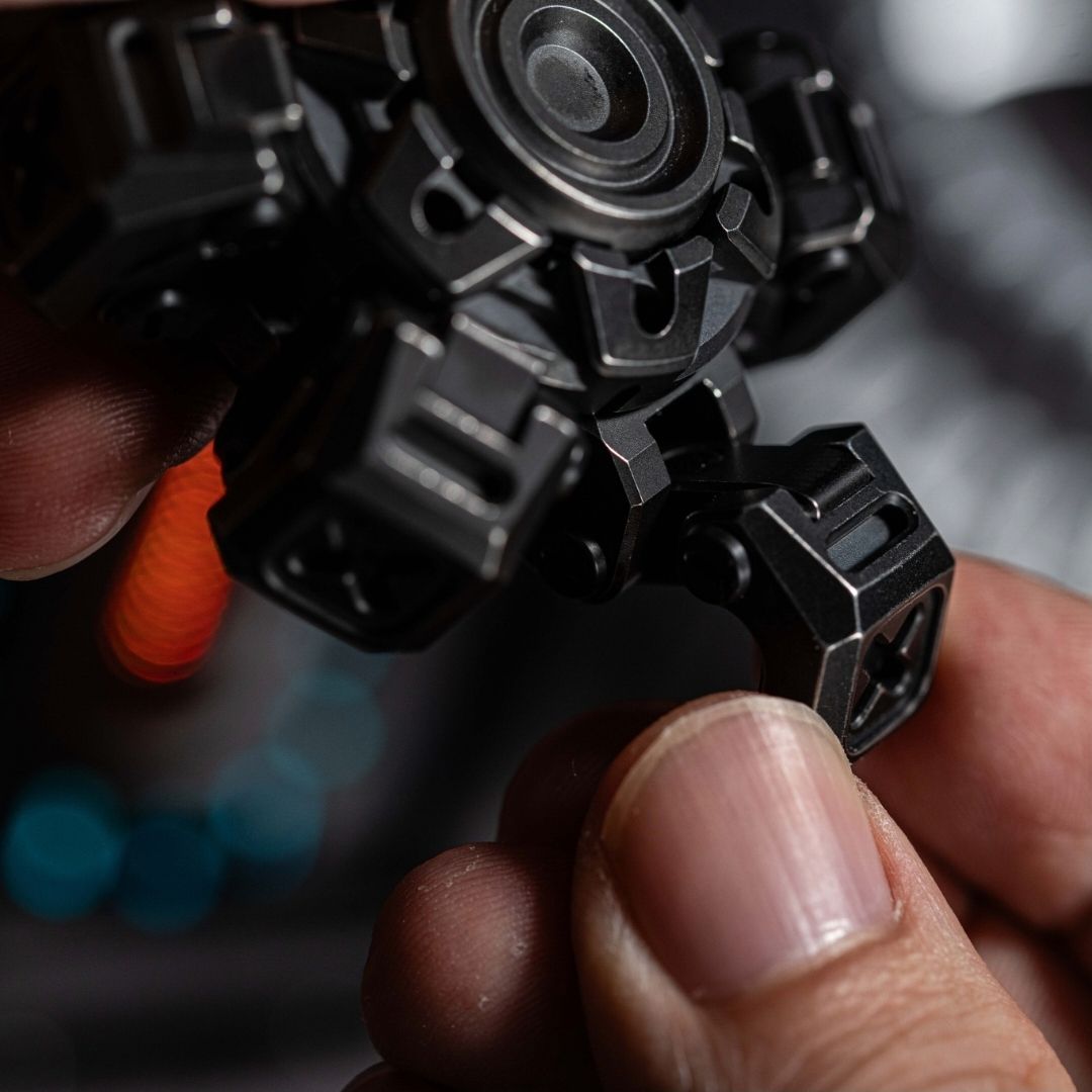 Mechanical Fidget Toy – Mecha City X Heavy-Mech with Dual Armor Deploy EDC detail image - detail view 6