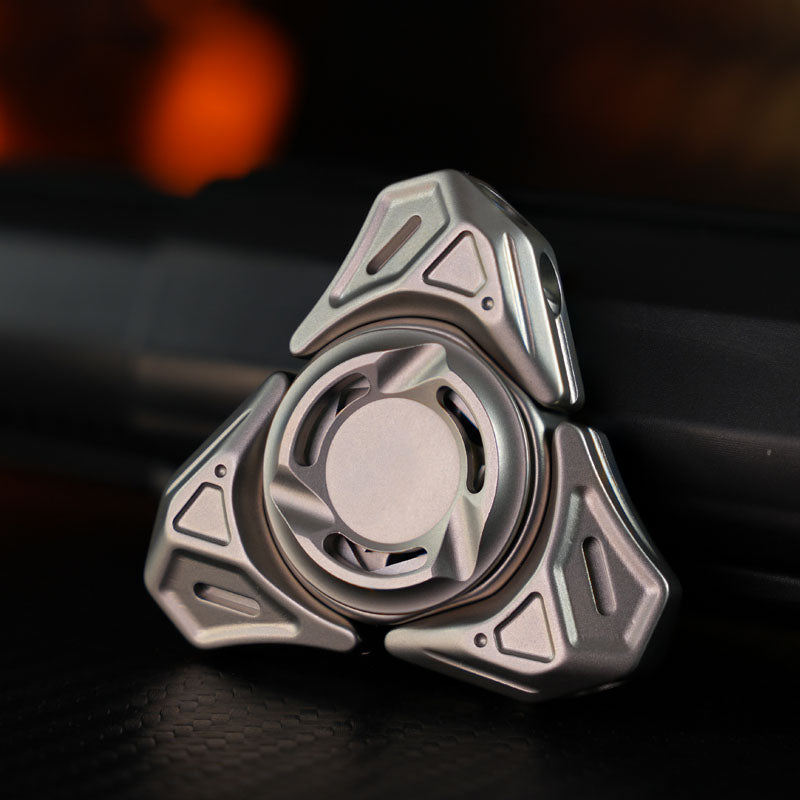 Stainless Steel Fidget Spinner – Metal Armor-Breaking Transformation detail image - detail view 4