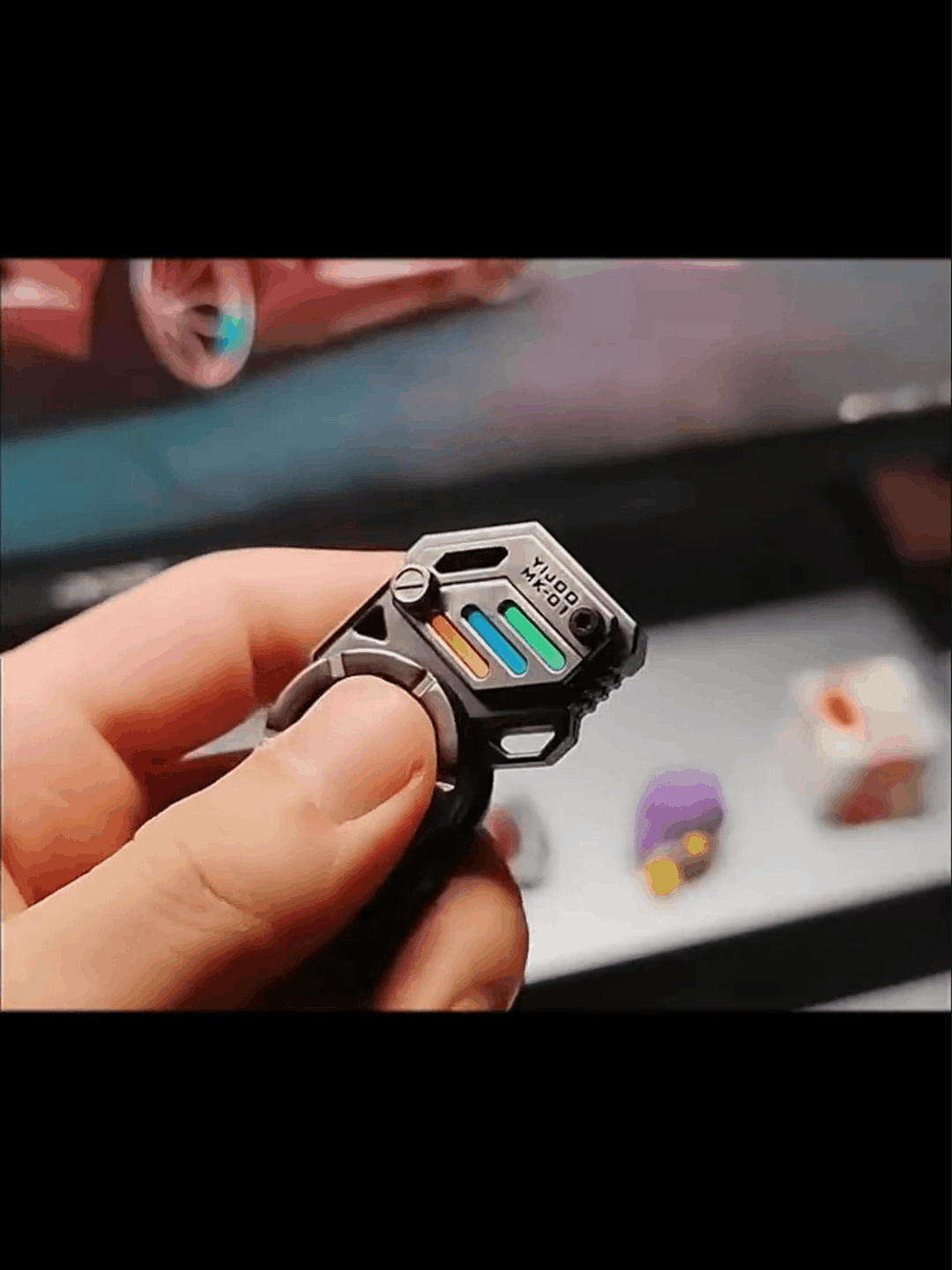 Stainless Steel Fidget Spinner – Metal Glow in the Dark Skull UFO detail image
