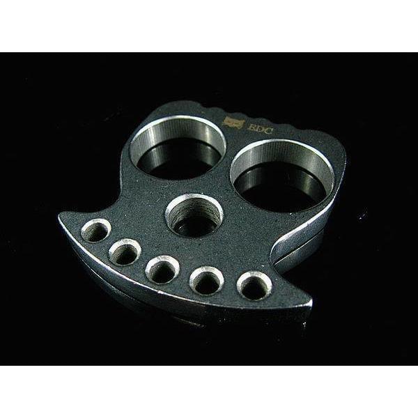 Steel Compact EDC Tool – 9Cr13 Skull Keychain for Desk Breaks, Collecting, And Tactile detail image