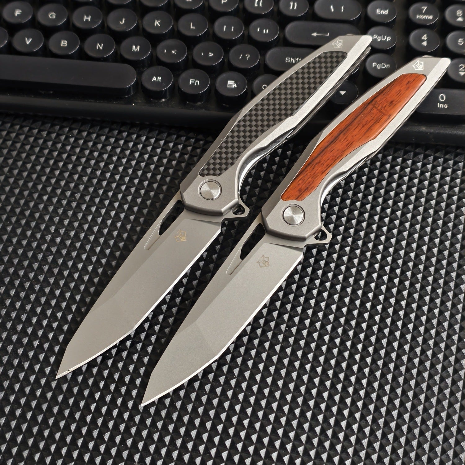 Steel Folding Knife – Razor-Edge Bear Claw D2 with Carbon Fiber & Rosewood Options detail image - detail view 11