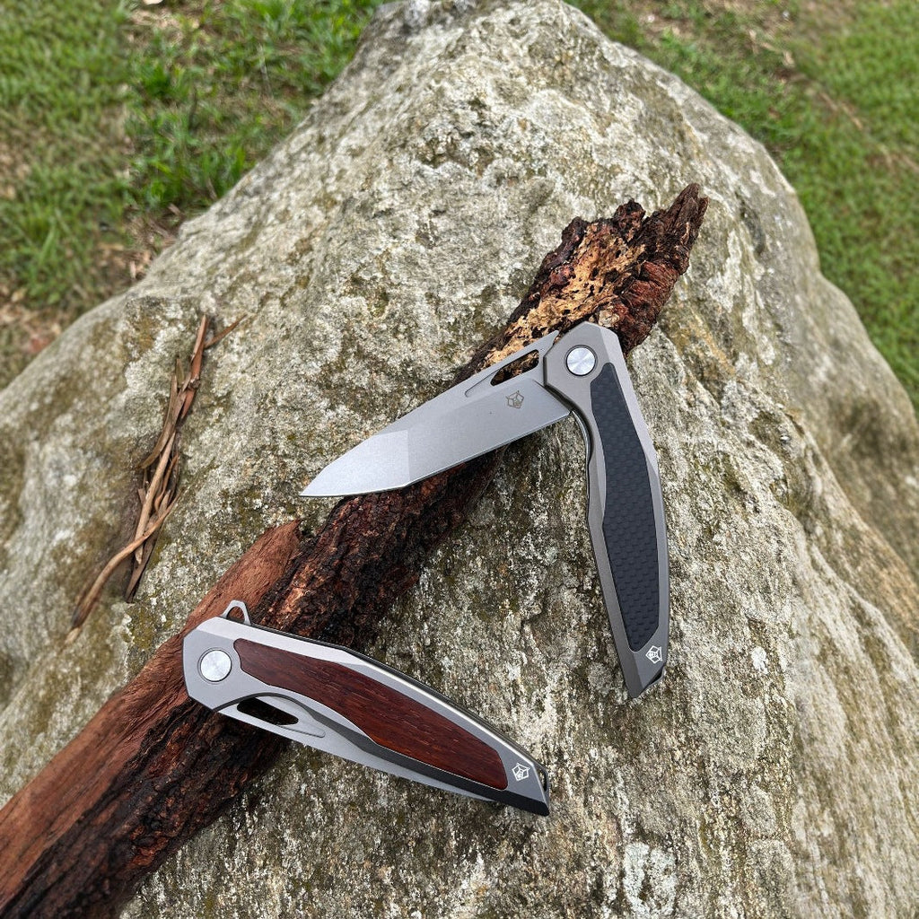 Steel Folding Knife – Razor-Edge Bear Claw D2 with Carbon Fiber & Rosewood Options detail image - detail view 4