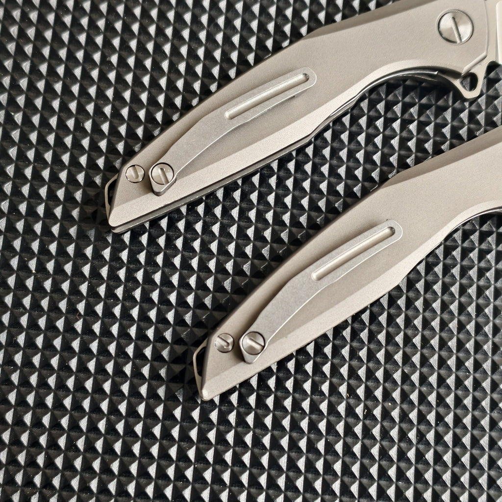 Steel Folding Knife – Razor-Edge Bear Claw D2 with Carbon Fiber & Rosewood Options detail image - detail view 8