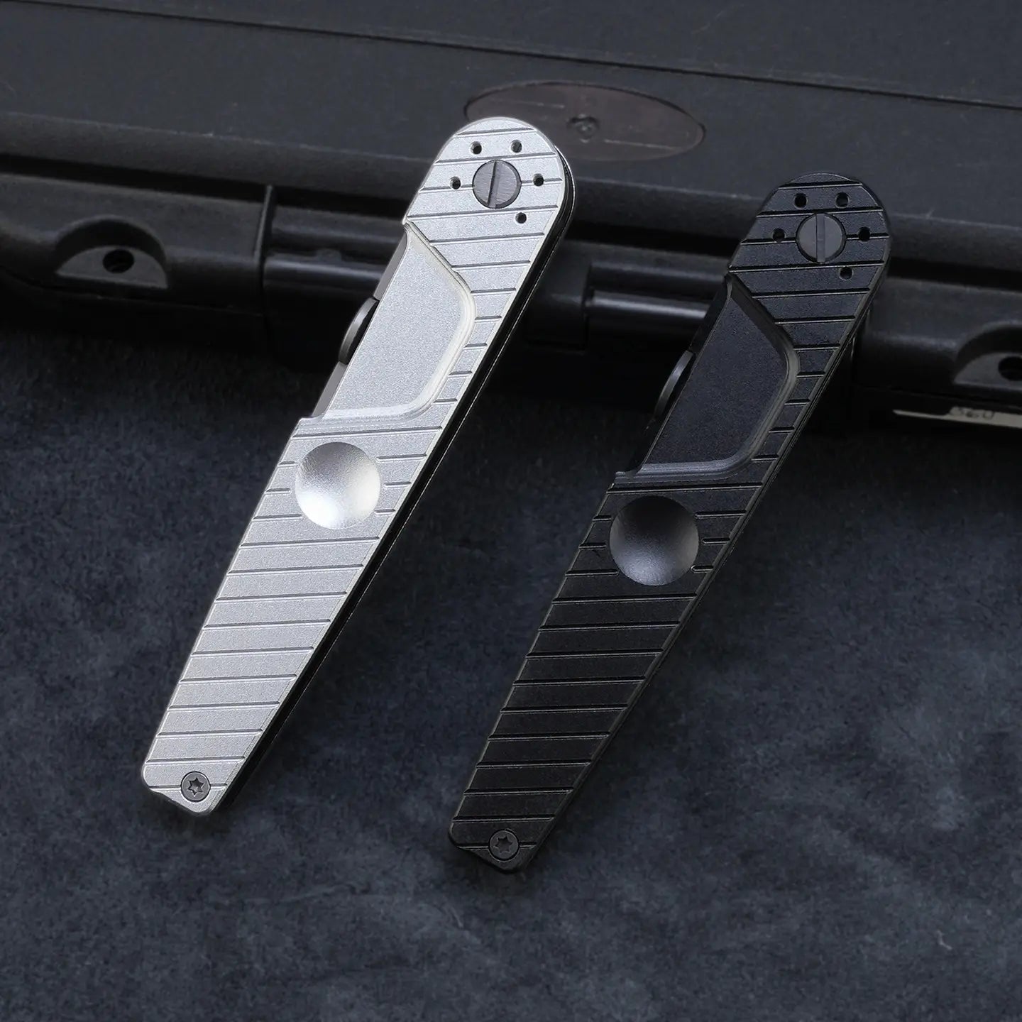 Steel Folding Knife – Suit Thug with N690 Tactical EDC for Everyday Utility, Collecting detail image