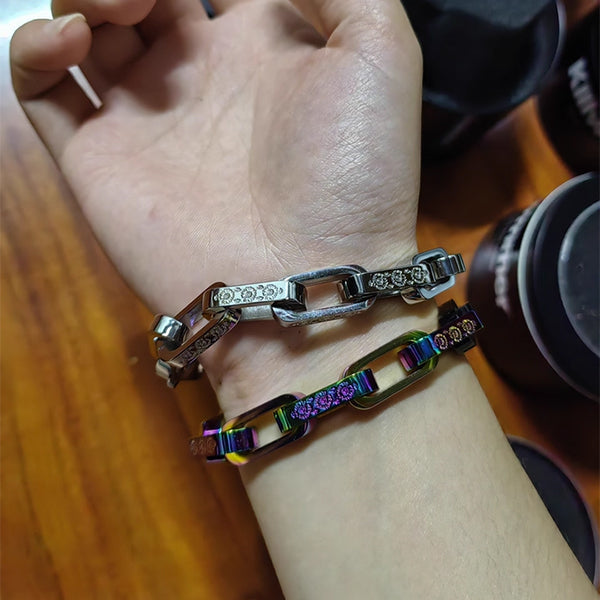 Titanium Bracelet – FloraLink Chains Unisex Modern Steel with Daisy Pattern Engraving detail image - detail view 6