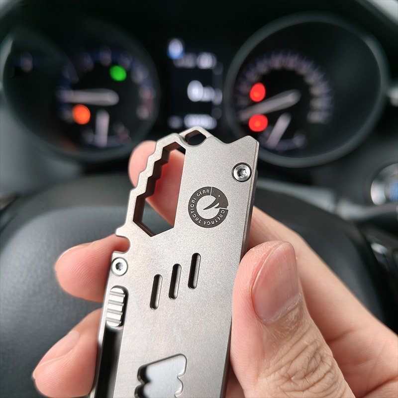 Titanium EDC Knife – Wasp-Sting Tactical with TC4 Quick-Change Blade with Multi-Tool detail image - detail view 4