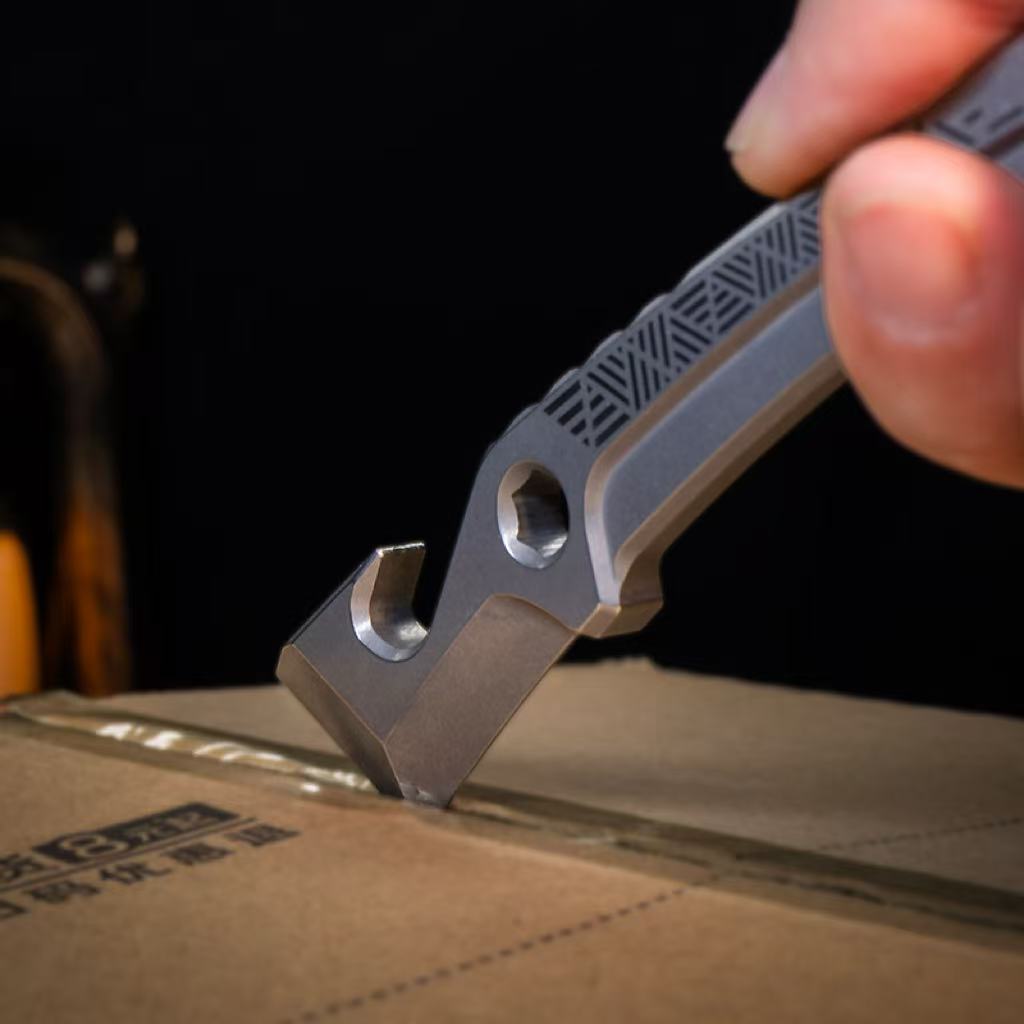 Titanium EDC Multi-Tool – Ironclad Pry - Bar with TC21 Alloy 7mm Thick detail image - detail view 3