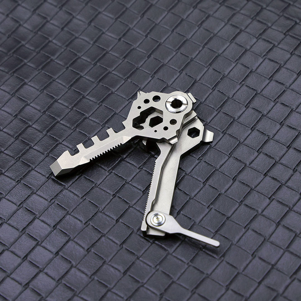 Titanium EDC Multi-Tool – Keymaster 12-in-1 with Compact Versatile Design detail image - detail view 3