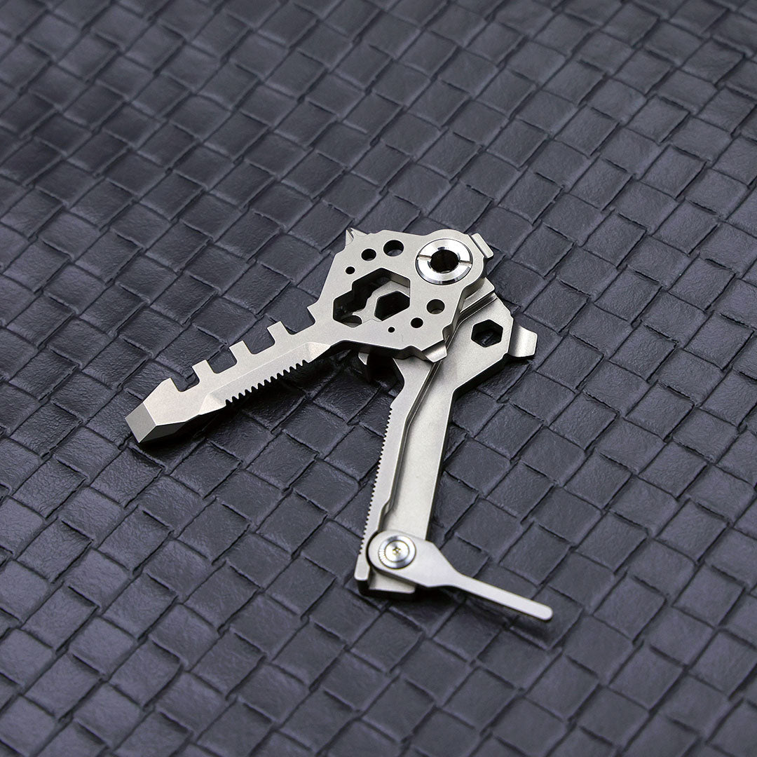 Titanium EDC Multi-Tool – Keymaster 12-in-1 with Compact Versatile Design detail image - detail view 3