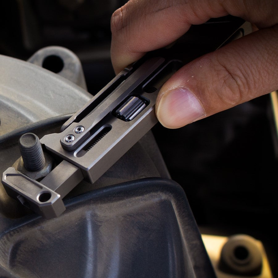 Titanium EDC Pry Bar – PryMax 2.0 All-in-1 Multi-Function with GR5 detail image - detail view 4