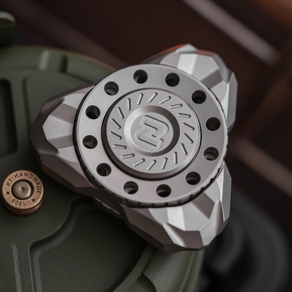 Titanium Fidget Spinner – Melody Twister with Dual-Axis Design detail image