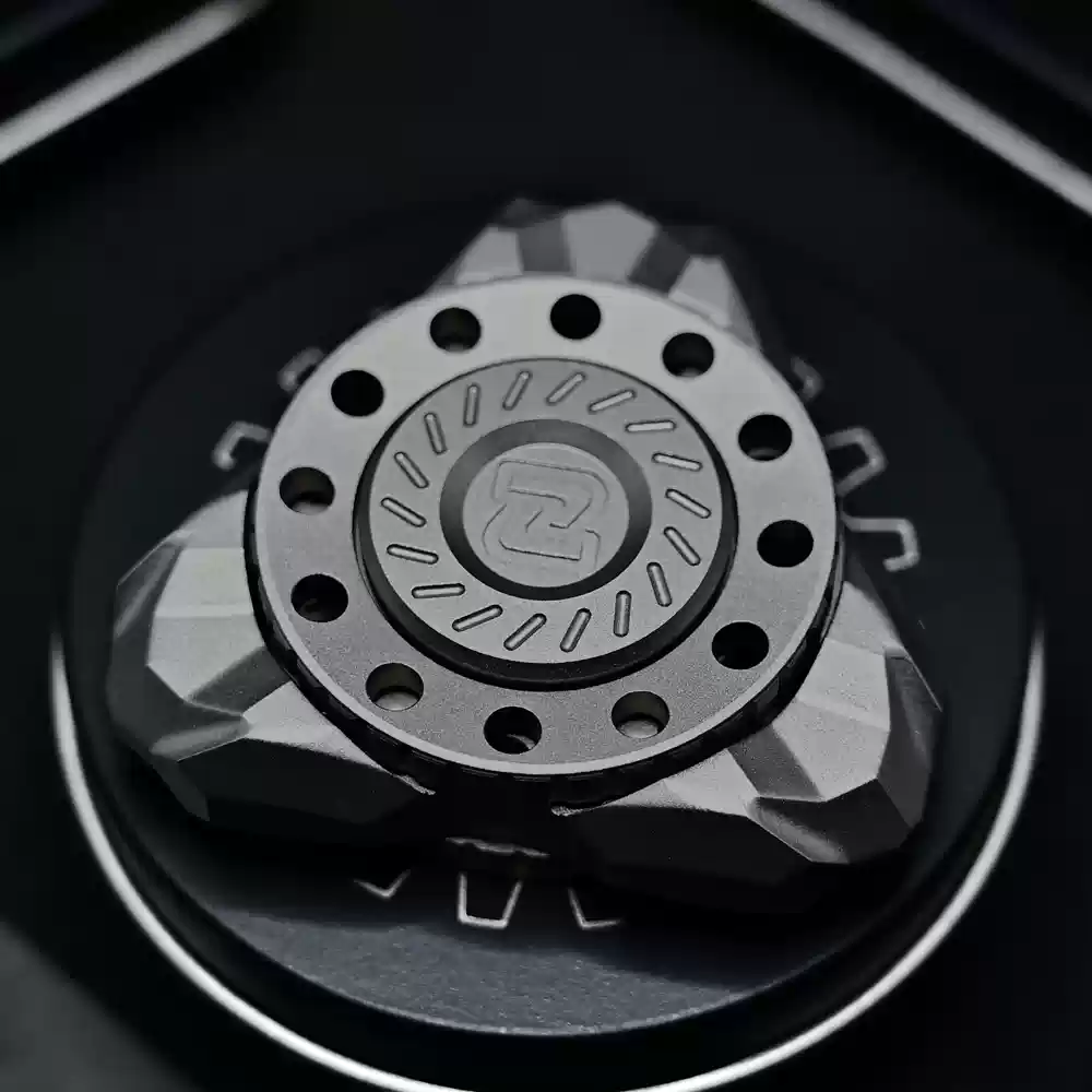Titanium Fidget Spinner – Melody Twister with Dual-Axis Design variant image