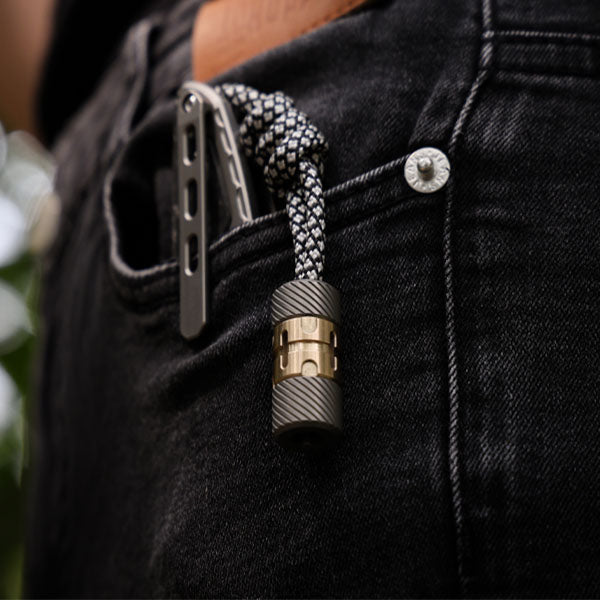 Titanium Pendant – ScrewMaster EDC with Lanyard Bead for Desk Breaks, Collecting detail image - detail view 5