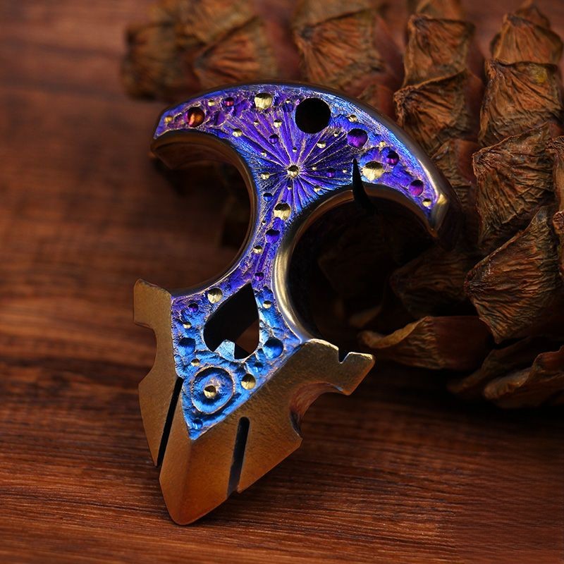 Titanium Single Finger Knuckles – TC4 Meteorite Crater with Blue Anodized Limited Edition detail image