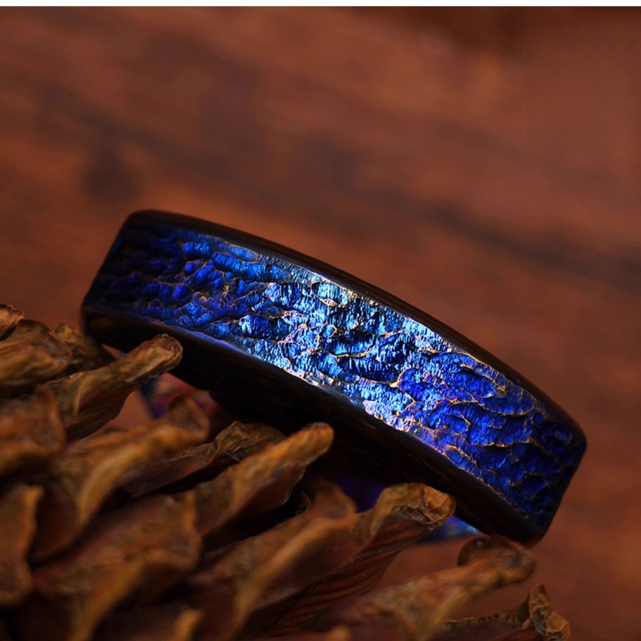 Titanium Single Finger Knuckles – TC4 Meteorite Crater with Blue Anodized Limited Edition detail image - detail view 4