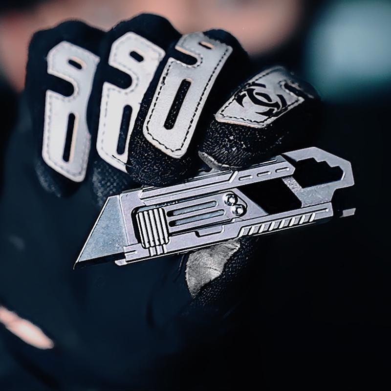 Titanium Utility Knife – SliceCard with Credit Card Size 9-in-1 EDC Multitool detail image - detail view 4