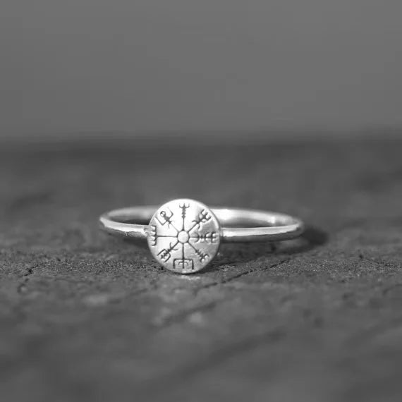 Vegvisir Compass Ring – Viking with Norse Rune Gothic Punk Statement detail image - detail view 3